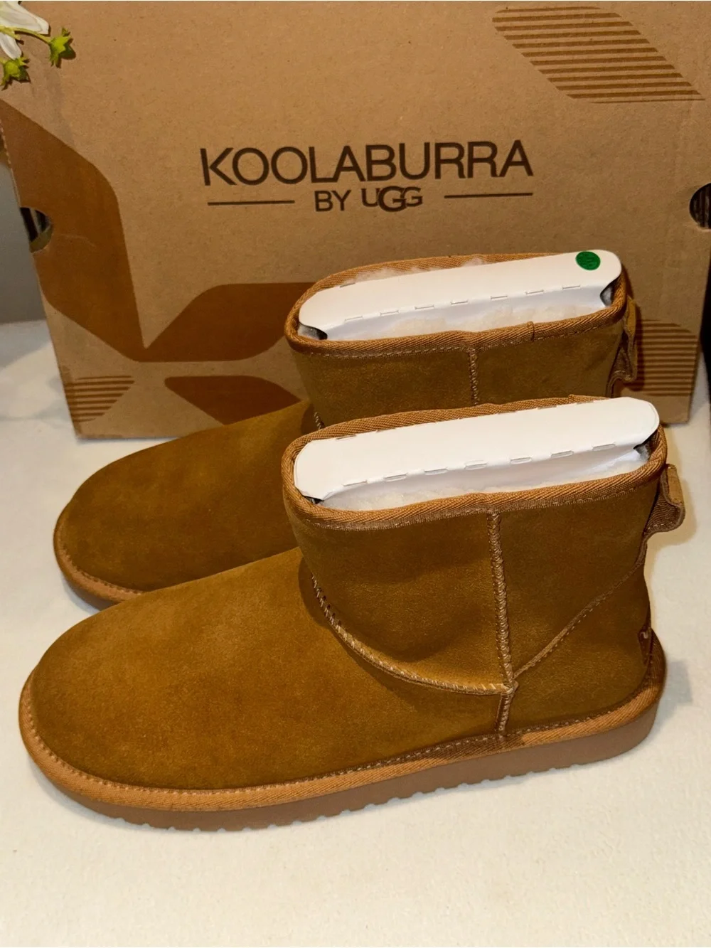 Koolaburra by UGG Classic Mini boots in a chestnut suede colorway S 8 NIB
